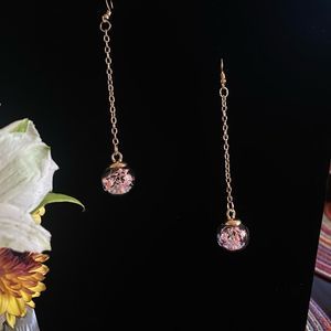 Women’s Dangle Drop Earrings-Clear glass ball with genuine flowers and beads NWT